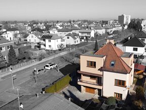 Unikátní dvougenerační vila, pozemek 540m2, studna, Hradec Králové - Věkoše