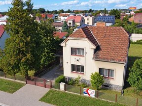 Prodej RD s vedlejší stavbou (garáž, byt), pozemek 888m2, Pardubice-Trnová