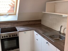 Pronájem podkrovního bytu 3+1, Pardubice-centrum, 70m2