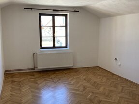 Pronájem podkrovního bytu 3+1, Pardubice-centrum, 70m2