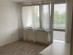 Pronájem 1kk,34m2,lodžie,Pardubice-Polabiny