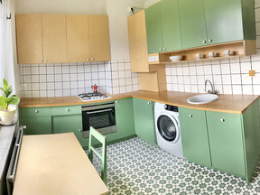 Prodej bytu 3+1 na žádané adrese - Pardubice, ulice Sezemická. Balkon, 2x sklep, zahrada.
