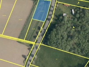 Prodej prostorného a částečně zasíťovaného stavebního pozemku o výměře 1166 m² v obci Lozice