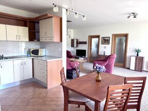 Prodej zánovního RD 3kk, 90m2, obklopen přírodou a klidem, nedaleko Hradce Králové.